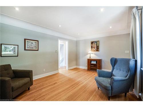 51 Ipswich Road, Hamilton, ON - Indoor Photo Showing Living Room