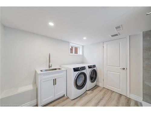 55 East 13Th Street, Hamilton, ON - Indoor Photo Showing Laundry Room