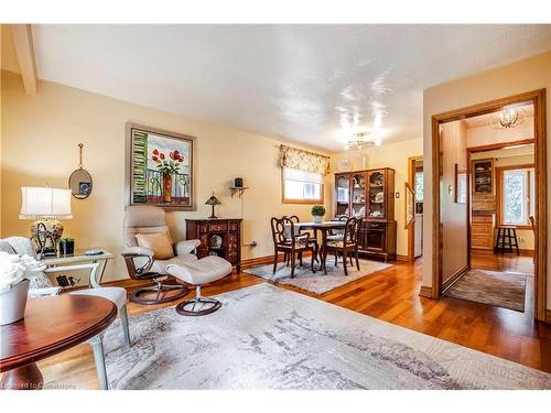 29 Abbington Drive, Hamilton, ON - Indoor Photo Showing Living Room