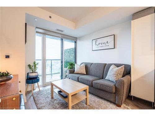 B717-3200 Dakota Common, Burlington, ON - Indoor Photo Showing Living Room