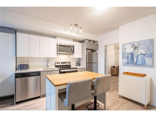 B717-3200 Dakota Common, Burlington, ON - Indoor Photo Showing Kitchen With Stainless Steel Kitchen