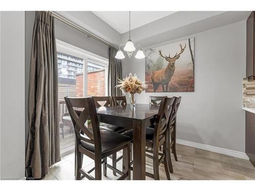 7 Lakelawn Road, Grimsby, ON - Indoor Photo Showing Dining Room