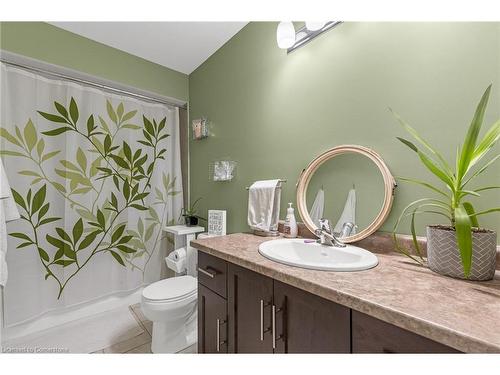 7 Lakelawn Road, Grimsby, ON - Indoor Photo Showing Bathroom