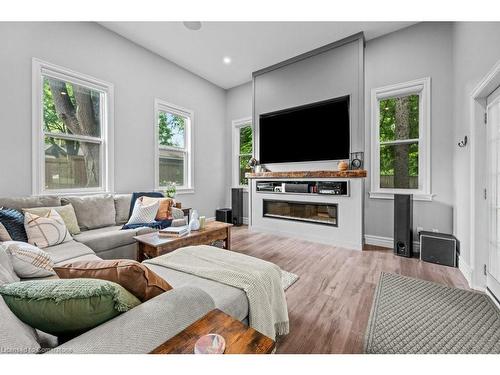 89 Lynden Road, Flamborough, ON - Indoor Photo Showing Living Room