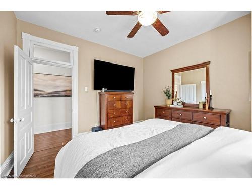 89 Lynden Road, Flamborough, ON - Indoor Photo Showing Bedroom