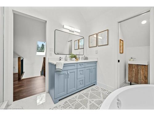 89 Lynden Road, Flamborough, ON - Indoor Photo Showing Bathroom