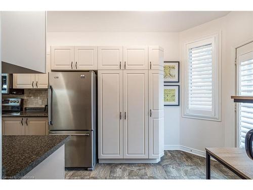 97 Sandollar Drive, Mount Hope, ON - Indoor Photo Showing Kitchen