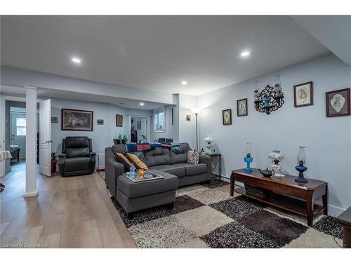 81 Hamilton Street N, Waterdown, ON - Indoor Photo Showing Living Room