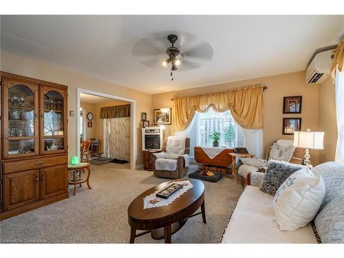 81 Hamilton Street N, Waterdown, ON - Indoor Photo Showing Living Room