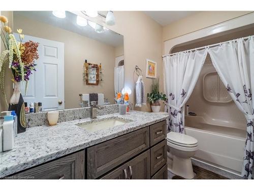 81 Hamilton Street N, Waterdown, ON - Indoor Photo Showing Bathroom