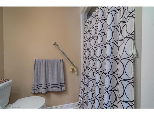 81 Hamilton Street N, Waterdown, ON - Indoor Photo Showing Bathroom