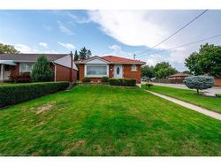 50 Fernwood Crescent  Hamilton, ON L8T 3L1