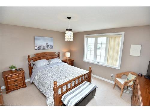 27 Dalia Avenue, Hamilton, ON - Indoor Photo Showing Bedroom