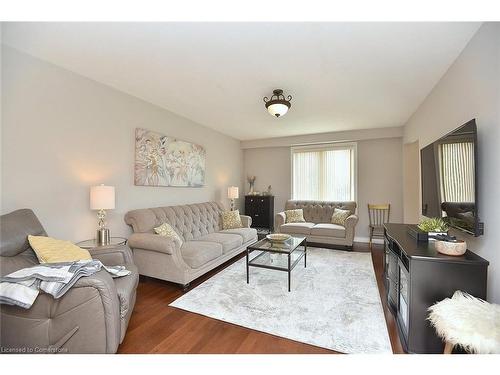 27 Dalia Avenue, Hamilton, ON - Indoor Photo Showing Living Room