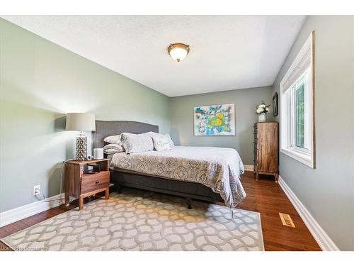 1286 Hammond Street, Burlington, ON - Indoor Photo Showing Bedroom