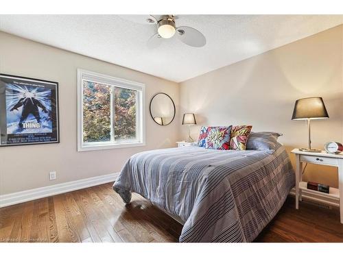 1286 Hammond Street, Burlington, ON - Indoor Photo Showing Bedroom