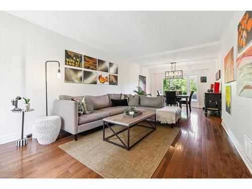 1286 Hammond Street, Burlington, ON - Indoor Photo Showing Living Room