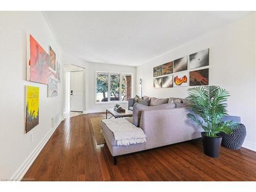 1286 Hammond Street, Burlington, ON - Indoor Photo Showing Living Room