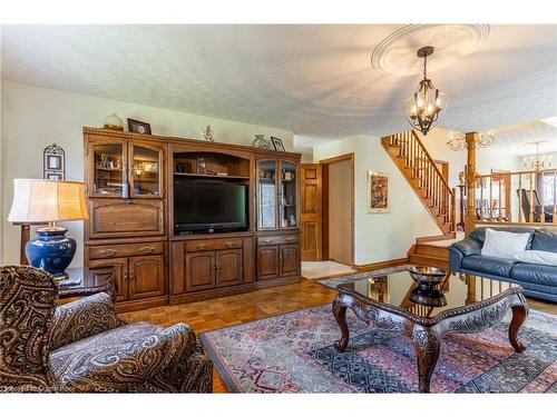 112 Henley Drive, Stoney Creek, ON - Indoor Photo Showing Living Room