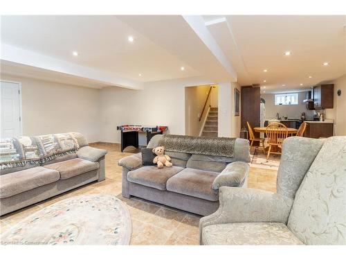 112 Henley Drive, Stoney Creek, ON - Indoor Photo Showing Living Room