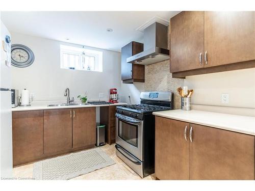 112 Henley Drive, Stoney Creek, ON - Indoor Photo Showing Kitchen With Double Sink