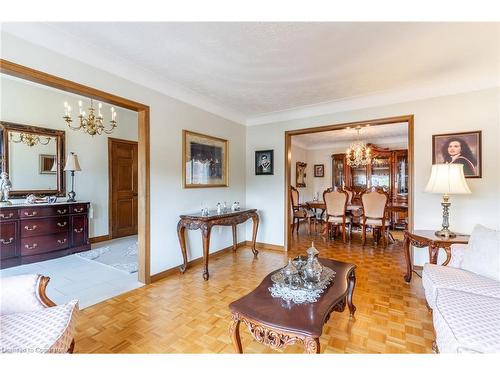 112 Henley Drive, Stoney Creek, ON - Indoor Photo Showing Living Room