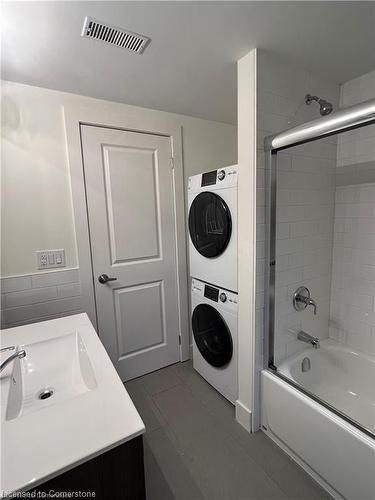 302-38 West Avenue S, Hamilton, ON - Indoor Photo Showing Laundry Room