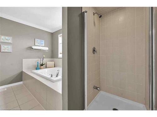 66 Bisset Avenue, Brantford, ON - Indoor Photo Showing Bathroom