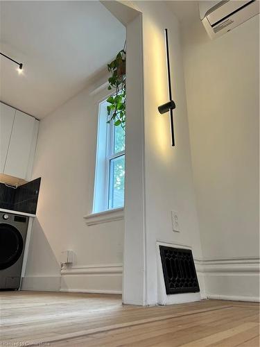 2-30 Jones Street, Hamilton, ON - Indoor Photo Showing Laundry Room