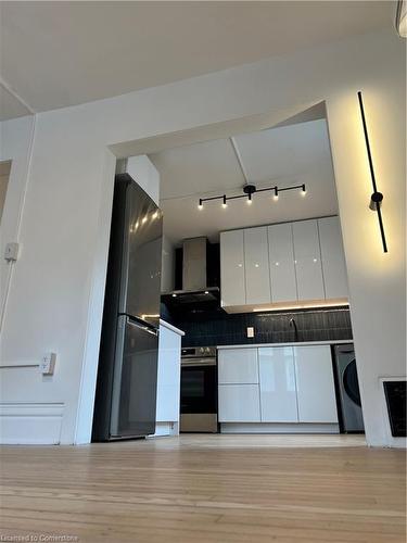 2-30 Jones Street, Hamilton, ON - Indoor Photo Showing Kitchen