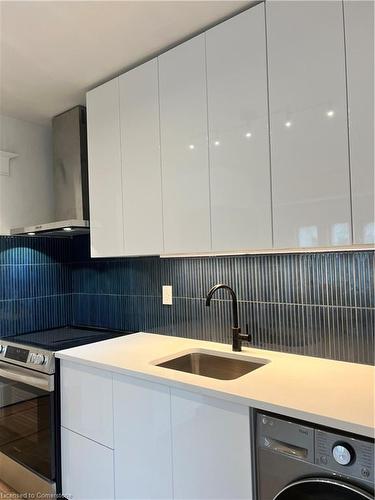 2-30 Jones Street, Hamilton, ON - Indoor Photo Showing Kitchen