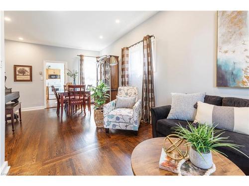 77 Poulette Street, Hamilton, ON - Indoor Photo Showing Living Room