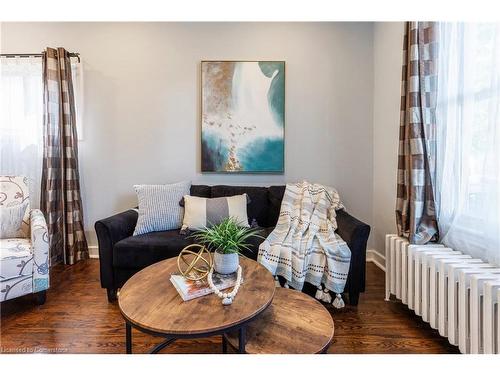 77 Poulette Street, Hamilton, ON - Indoor Photo Showing Living Room