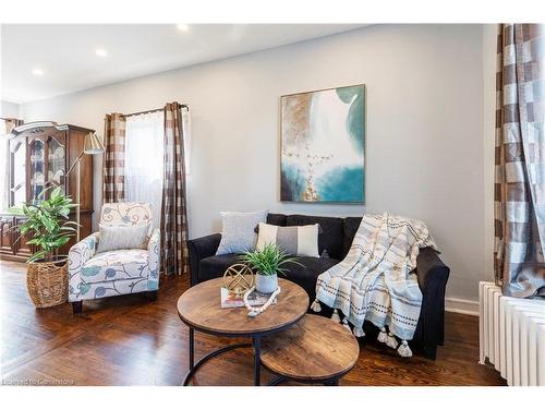 77 Poulette Street, Hamilton, ON - Indoor Photo Showing Living Room