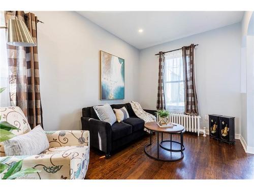 77 Poulette Street, Hamilton, ON - Indoor Photo Showing Living Room