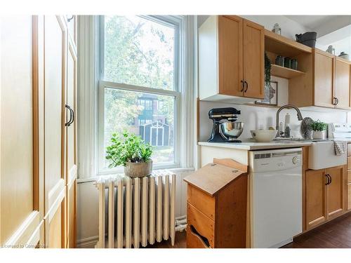 77 Poulette Street, Hamilton, ON - Indoor Photo Showing Kitchen