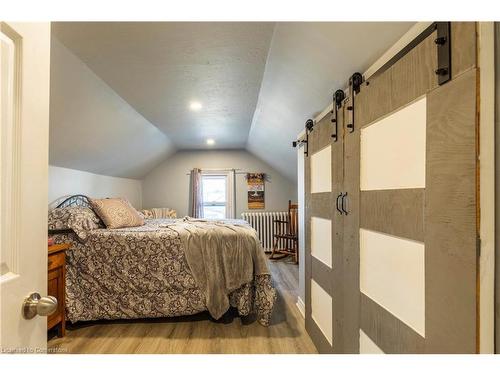 77 Poulette Street, Hamilton, ON - Indoor Photo Showing Bedroom