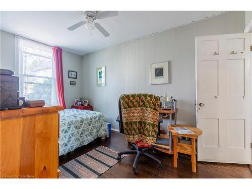 77 Poulette Street, Hamilton, ON - Indoor Photo Showing Bedroom