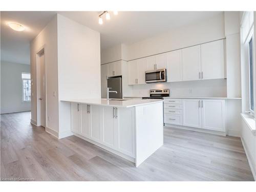 76-10 Windward Drive, Grimsby, ON - Indoor Photo Showing Kitchen