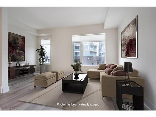 76-10 Windward Drive, Grimsby, ON - Indoor Photo Showing Living Room