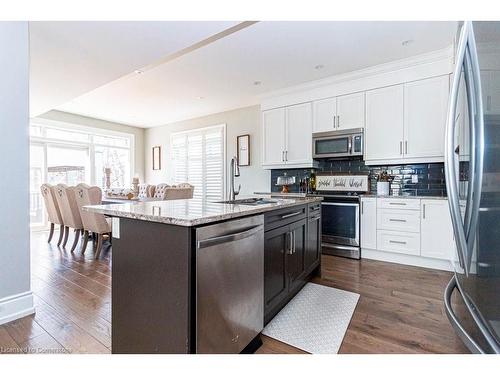 958 Beach Boulevard, Hamilton, ON - Indoor Photo Showing Kitchen With Upgraded Kitchen