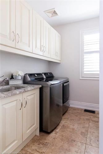 958 Beach Boulevard, Hamilton, ON - Indoor Photo Showing Laundry Room