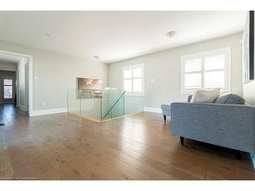 958 Beach Boulevard, Hamilton, ON - Indoor Photo Showing Living Room