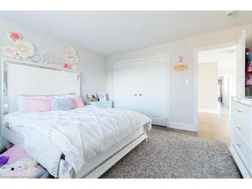 958 Beach Boulevard, Hamilton, ON - Indoor Photo Showing Bedroom