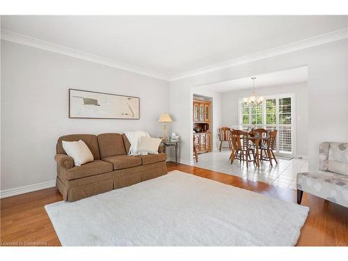 11 Bartonville Court, Hamilton, ON - Indoor Photo Showing Living Room