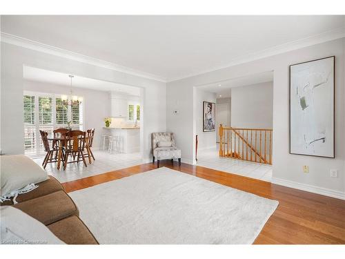 11 Bartonville Court, Hamilton, ON - Indoor Photo Showing Living Room