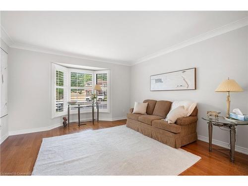 11 Bartonville Court, Hamilton, ON - Indoor Photo Showing Living Room