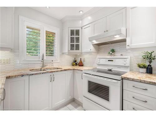 11 Bartonville Court, Hamilton, ON - Indoor Photo Showing Kitchen With Double Sink