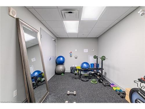 213-35 Southshore Crescent N, Hamilton, ON - Indoor Photo Showing Gym Room