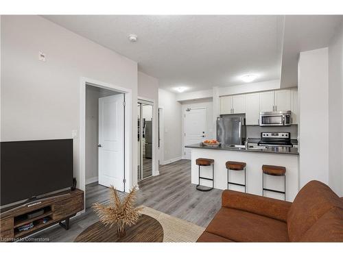 213-35 Southshore Crescent N, Hamilton, ON - Indoor Photo Showing Kitchen